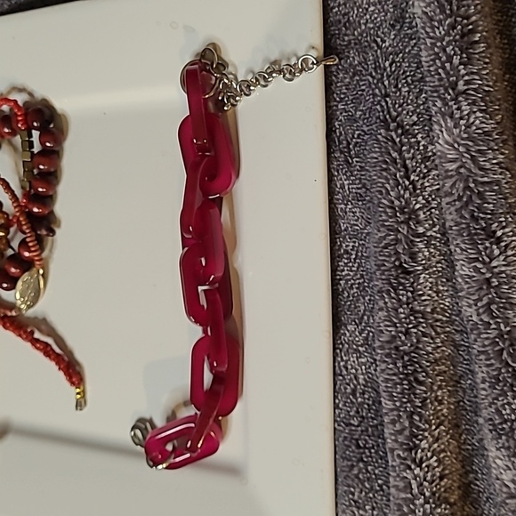 WAS. $130 Vintage 7 Bracelets. 4 stretch 3 with fasteners. - Picture 9 of 14